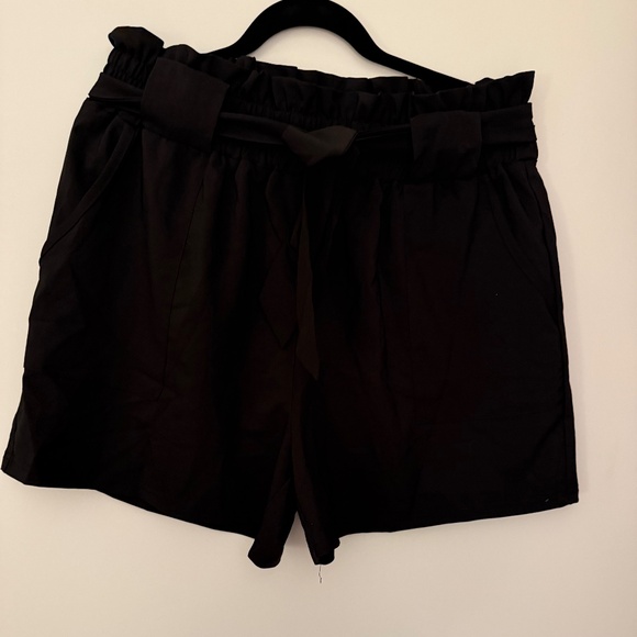 Black Paper bag waist shorts with tie waist - Picture 1 of 2